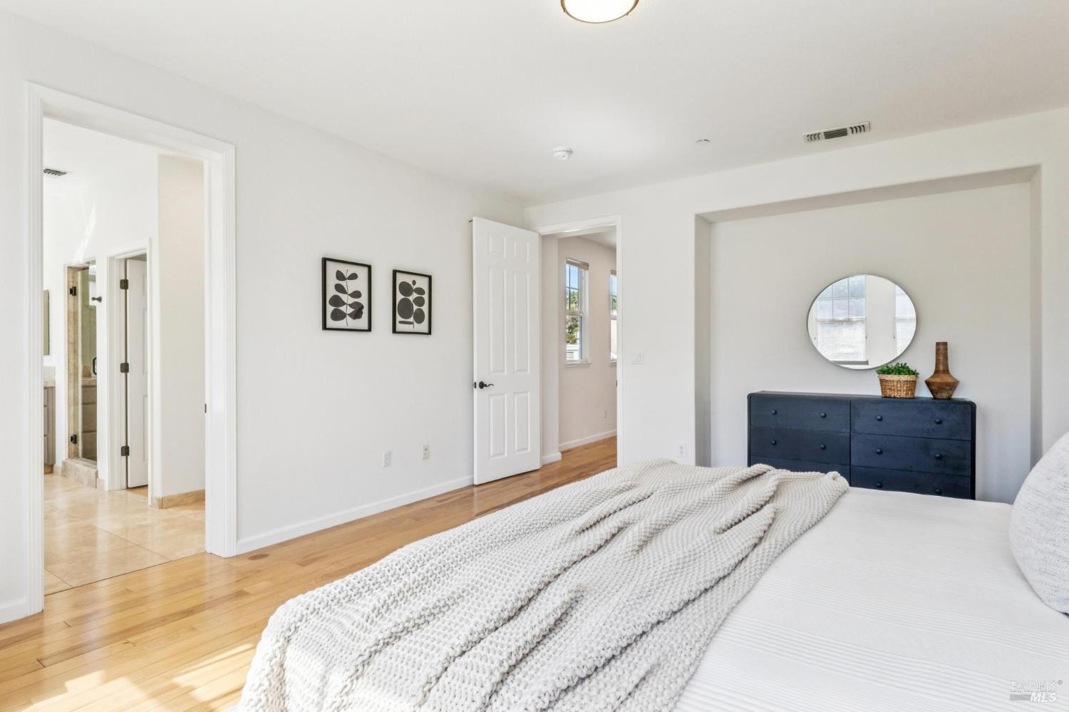 Detail Gallery Image 23 of 38 For 71 Oak Grove Dr, Novato,  CA 94949 - 4 Beds | 3/1 Baths