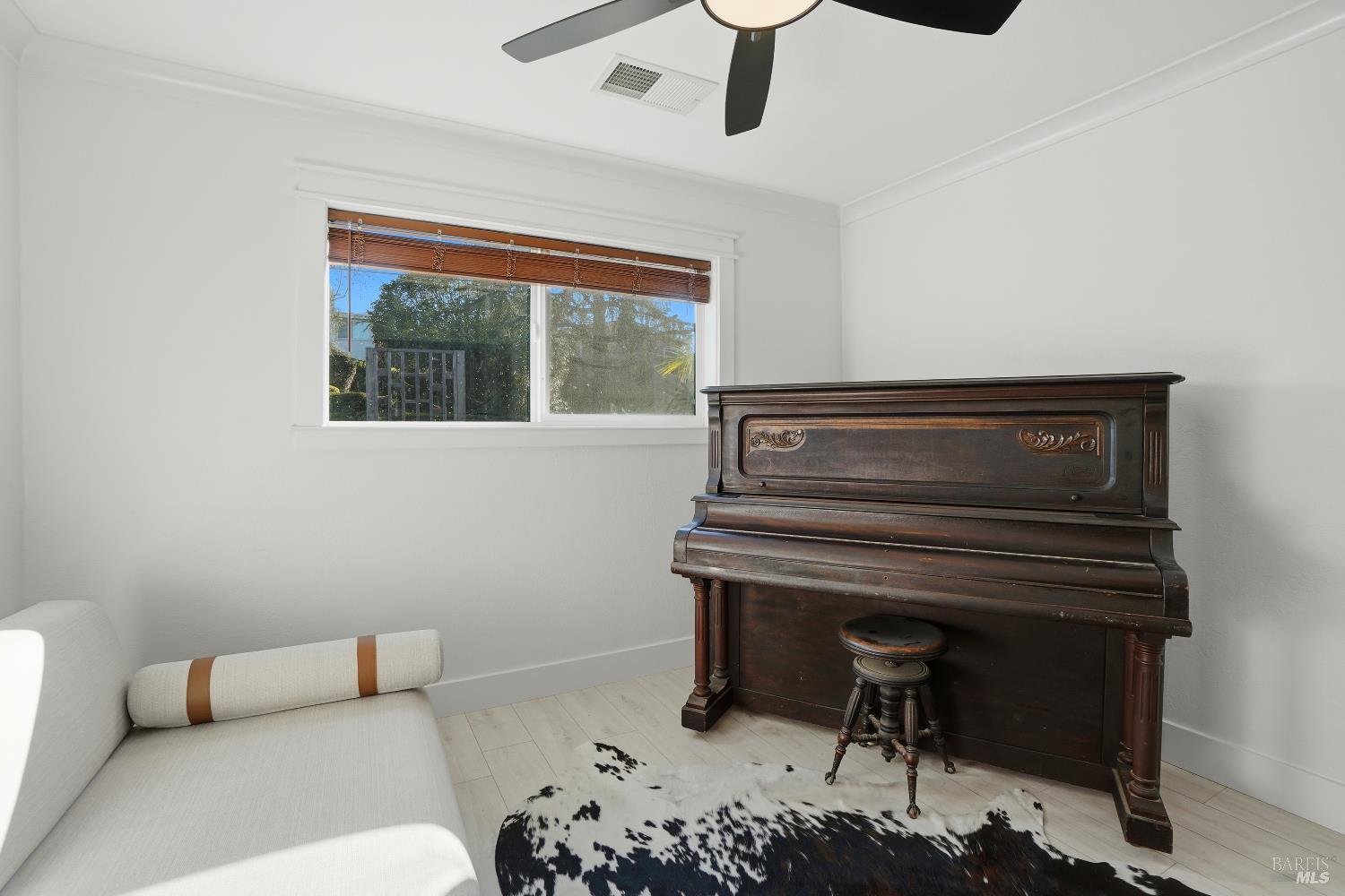 Detail Gallery Image 23 of 39 For 823 Shell Ave, Martinez,  CA 94553 - 3 Beds | 1 Baths