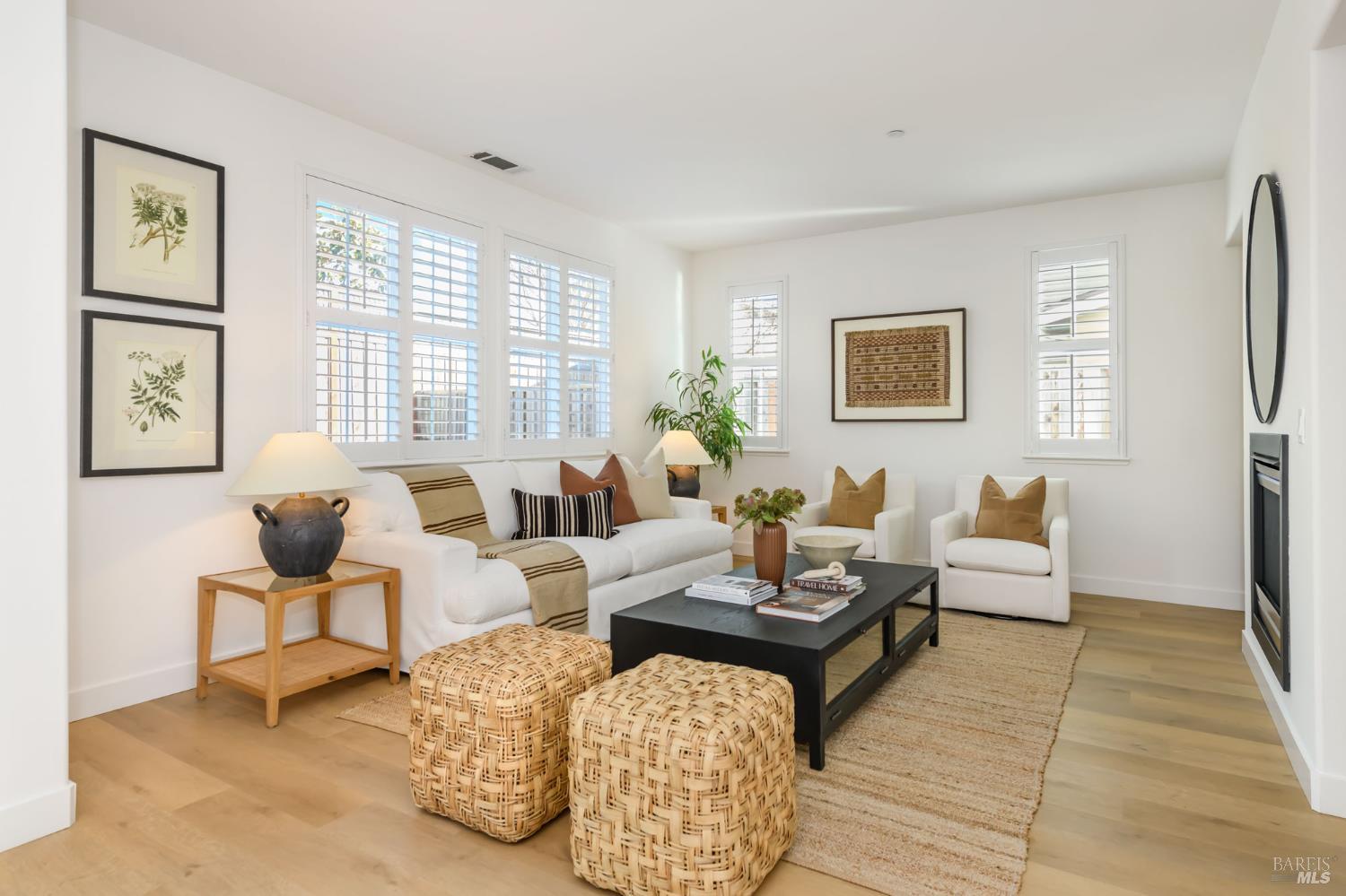 Detail Gallery Image 18 of 46 For 1727 Chinar Dr, Petaluma,  CA 94954 - 4 Beds | 2/1 Baths