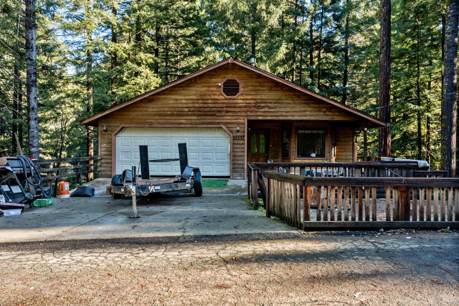 Detail Gallery Image 10 of 12 For 25237 Bluejay Ln, Willits,  CA 95490 - 3 Beds | 2/1 Baths