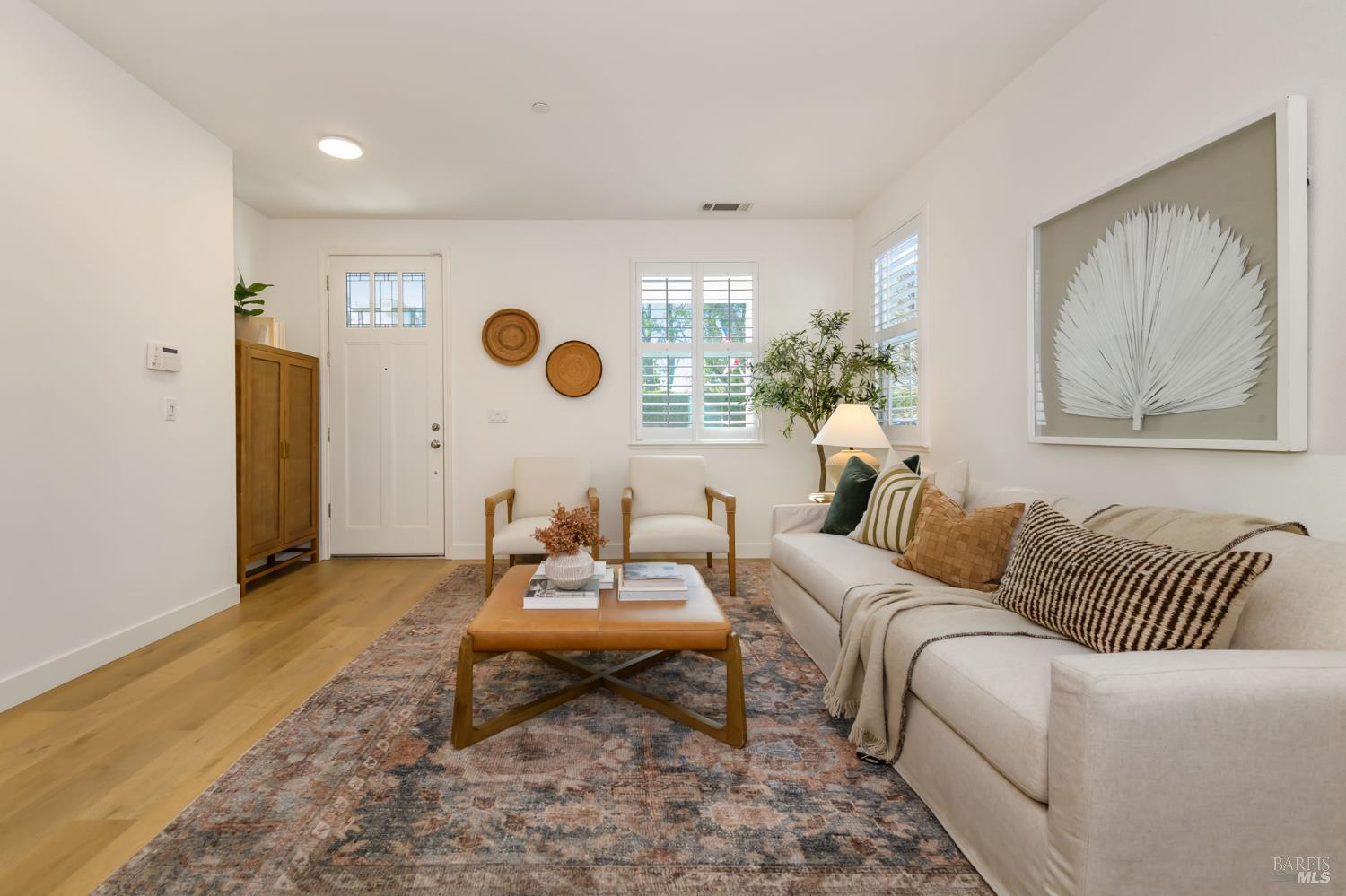 Detail Gallery Image 5 of 46 For 1727 Chinar Dr, Petaluma,  CA 94954 - 4 Beds | 2/1 Baths