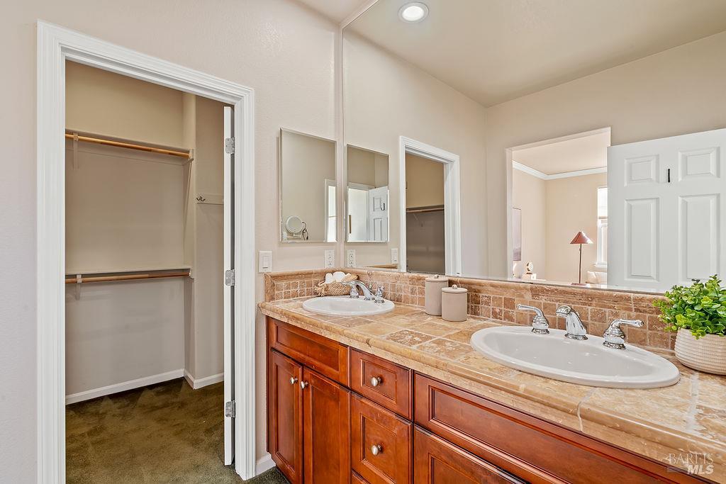 Detail Gallery Image 19 of 37 For 2148 Nectarine Dr, Santa Rosa,  CA 95404 - 3 Beds | 3 Baths