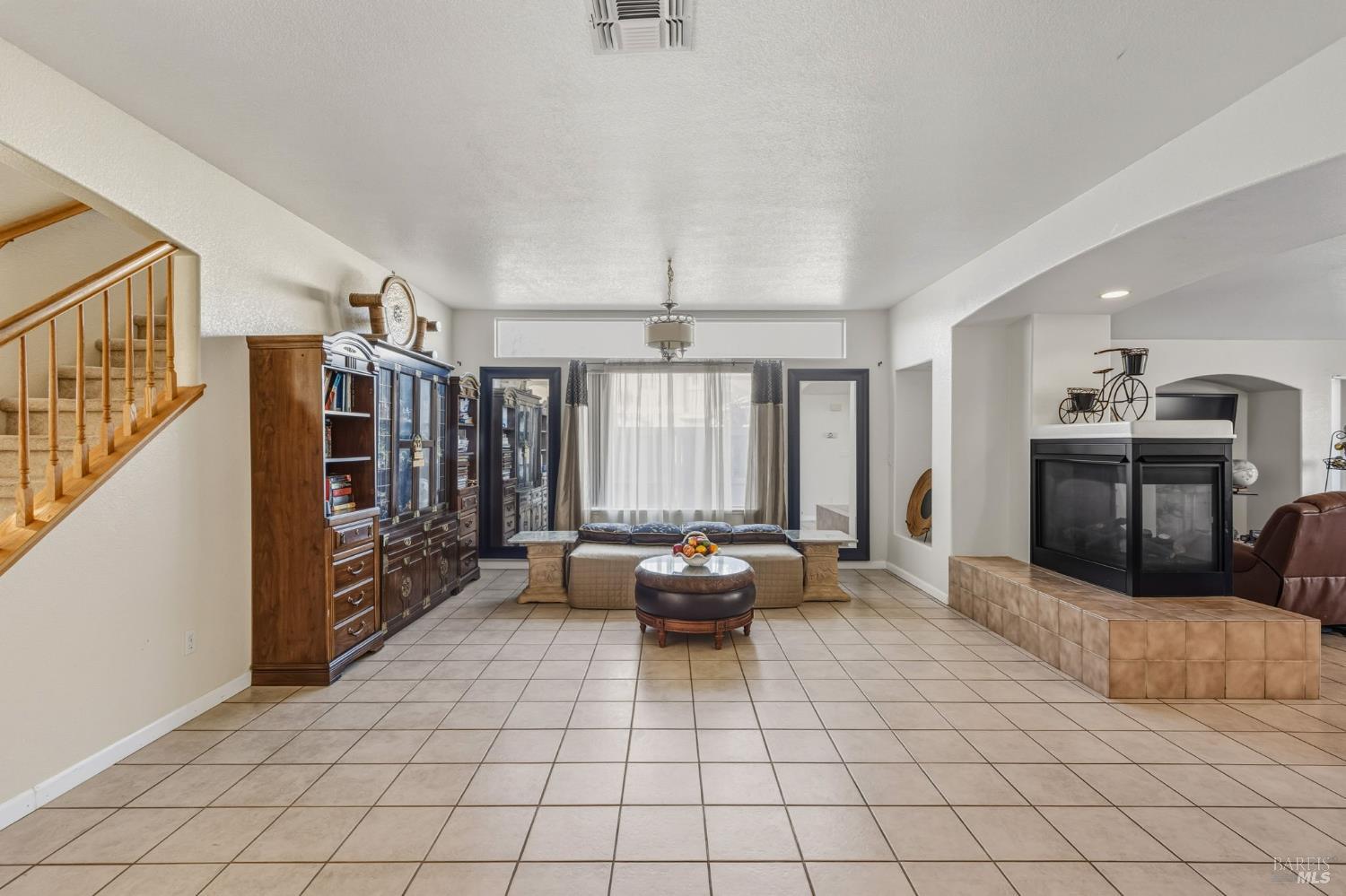 Detail Gallery Image 13 of 52 For 6996 Mortara Ct, Vallejo,  CA 94591 - 4 Beds | 3 Baths