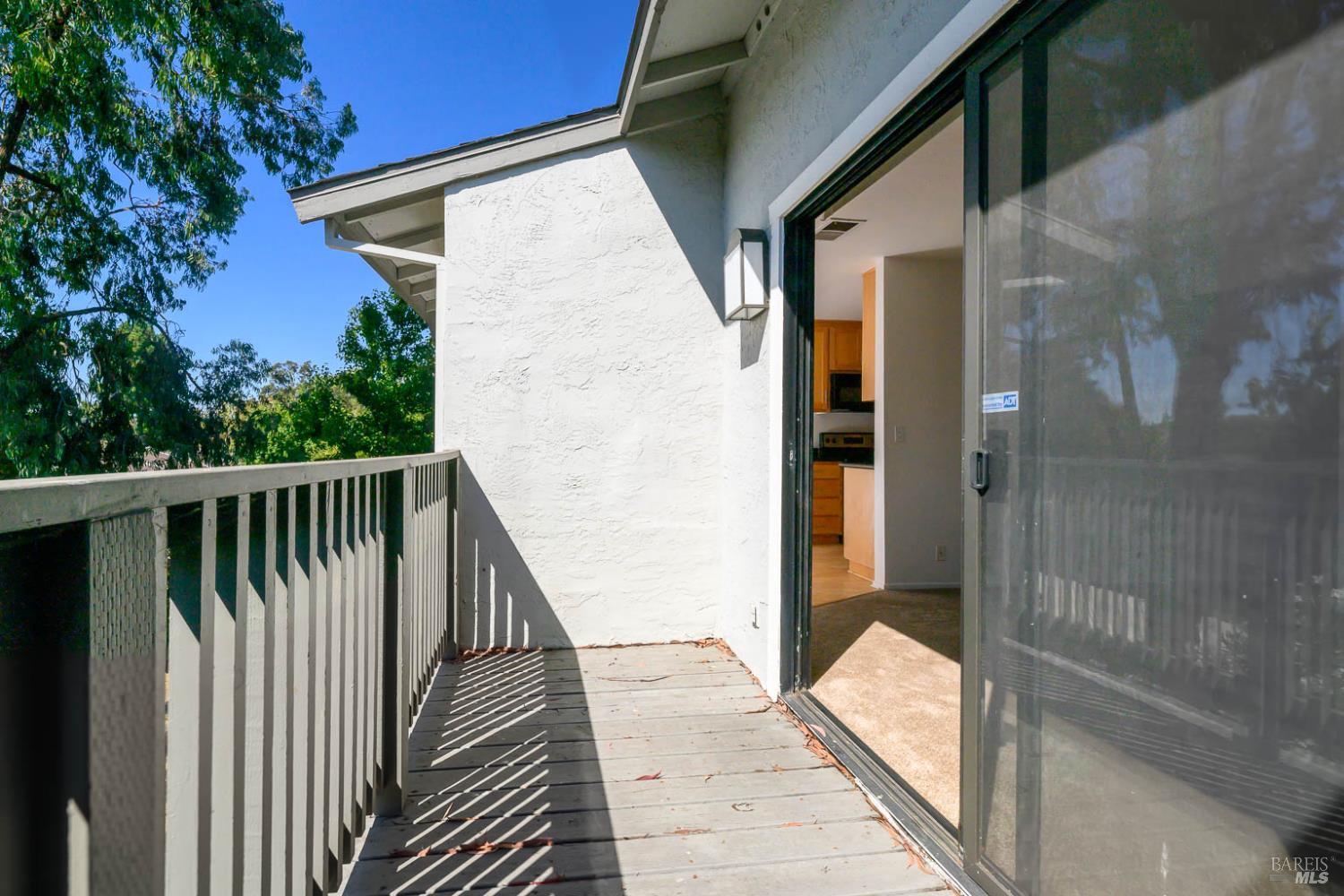 Detail Gallery Image 11 of 11 For 900 Cambridge Dr #114,  Benicia,  CA 94510 - 2 Beds | 1 Baths