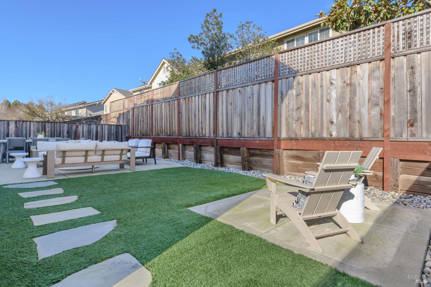 Detail Gallery Image 38 of 46 For 1727 Chinar Dr, Petaluma,  CA 94954 - 4 Beds | 2/1 Baths
