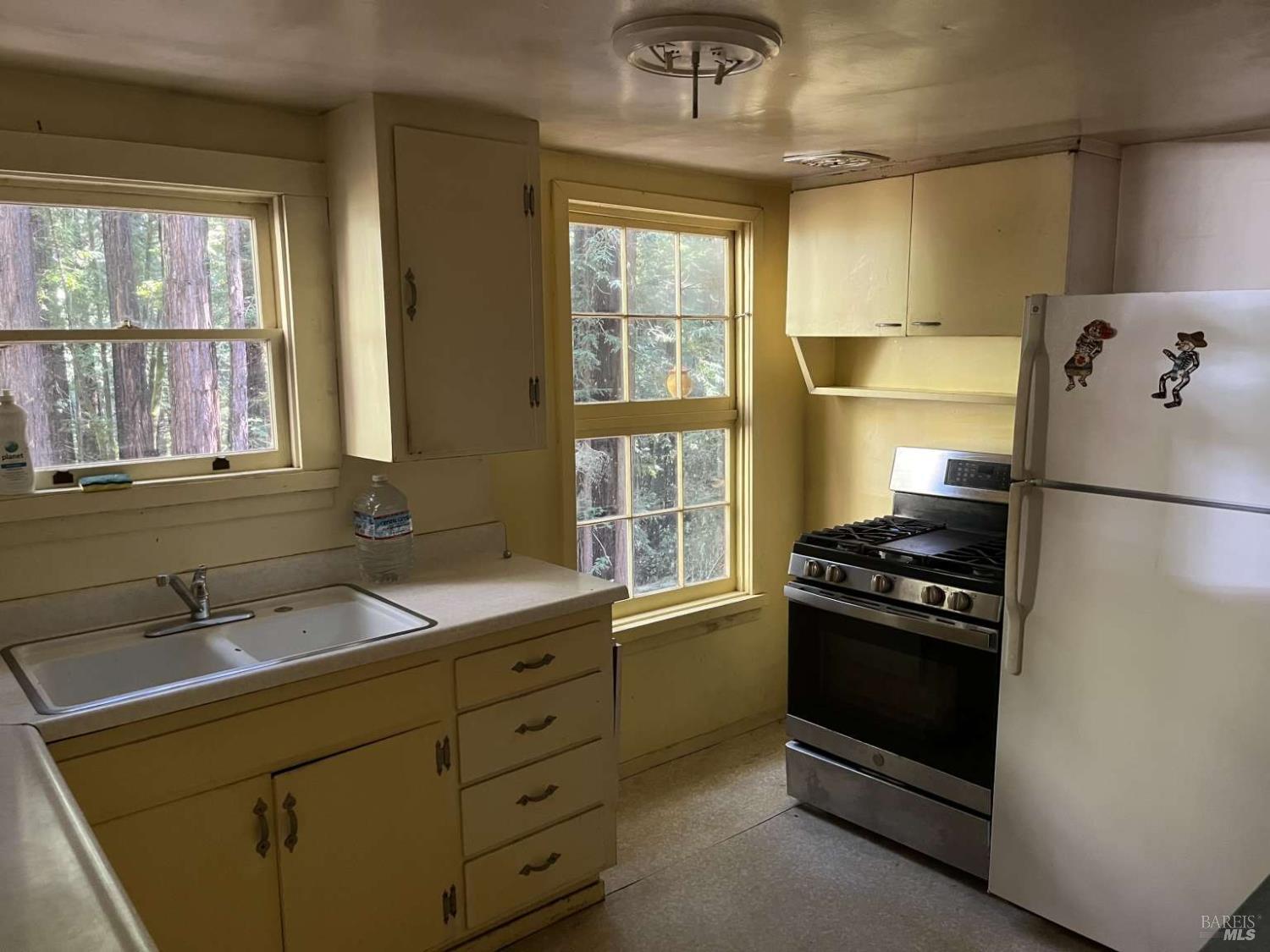 Detail Gallery Image 15 of 36 For 16125 Bittner Rd, Occidental,  CA 95465 - 4 Beds | 2 Baths