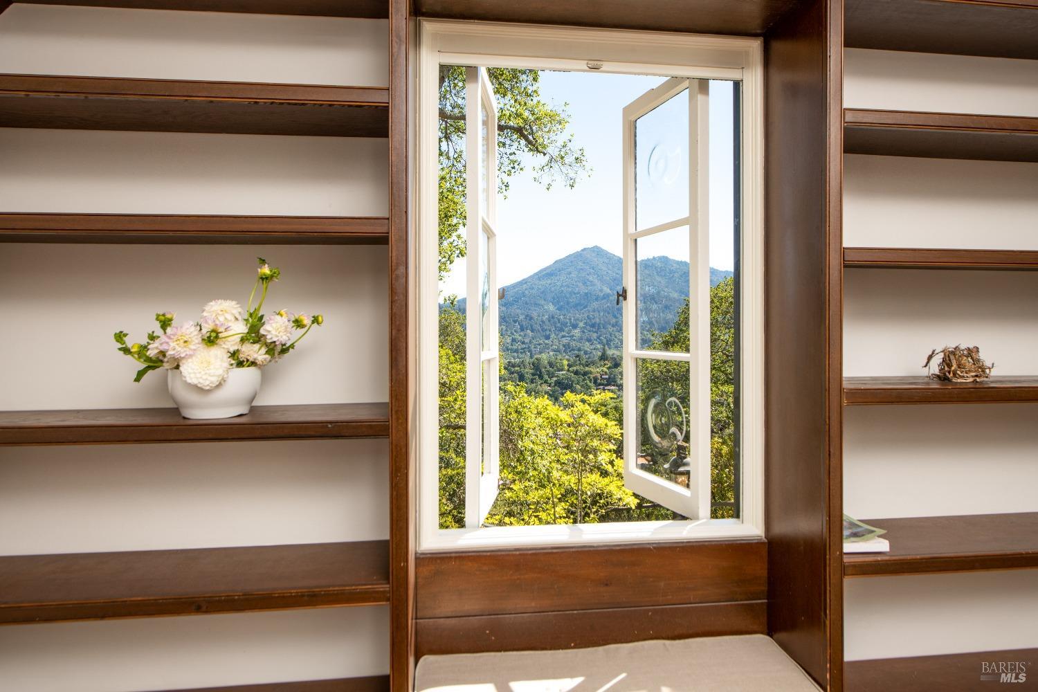 Detail Gallery Image 12 of 40 For 20 Vista Dr, Kentfield,  CA 94904 - 4 Beds | 1/1 Baths