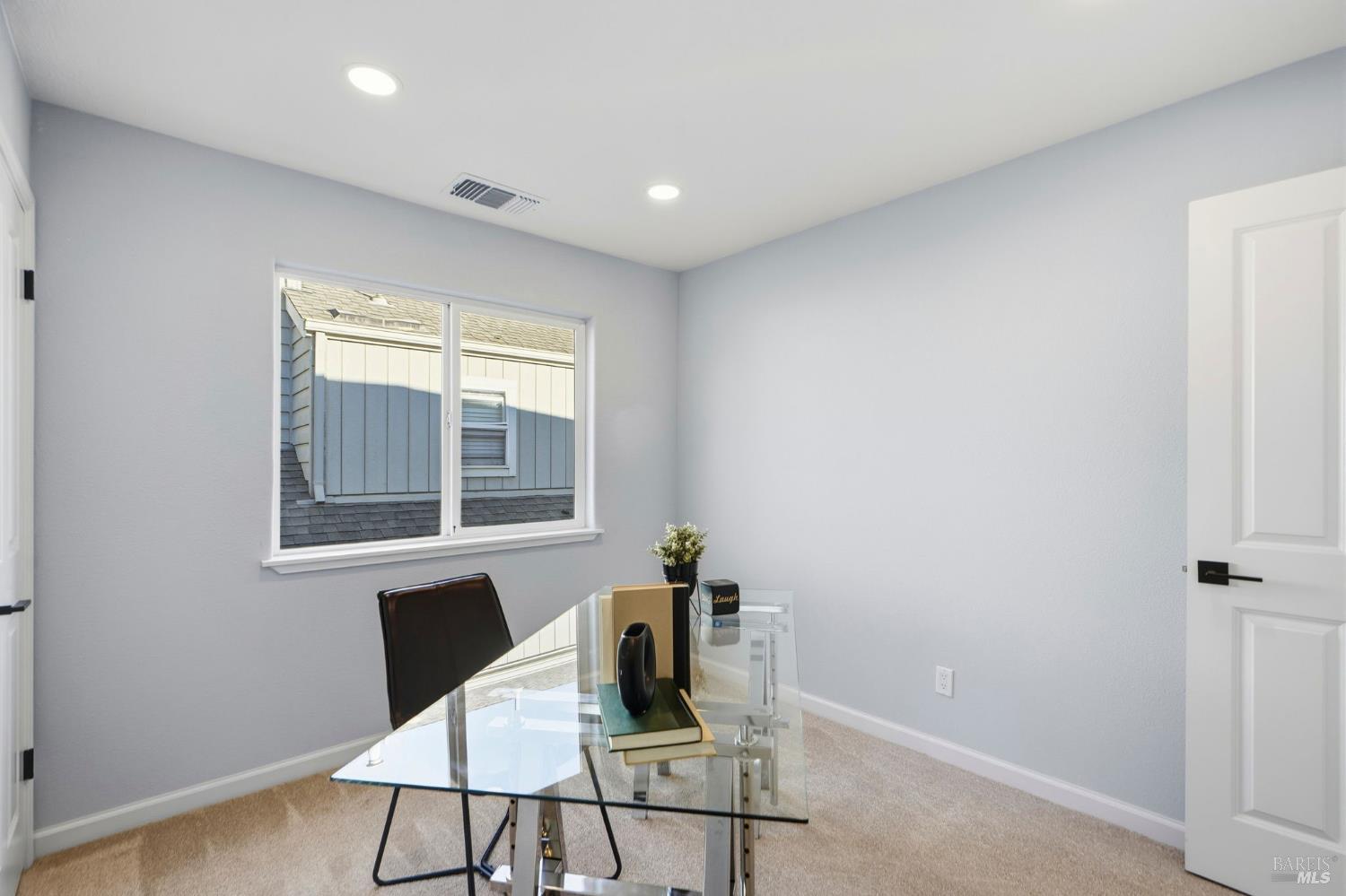 Detail Gallery Image 19 of 40 For 1740 Cork Tree Ln, Santa Rosa,  CA 95404 - 3 Beds | 2/1 Baths