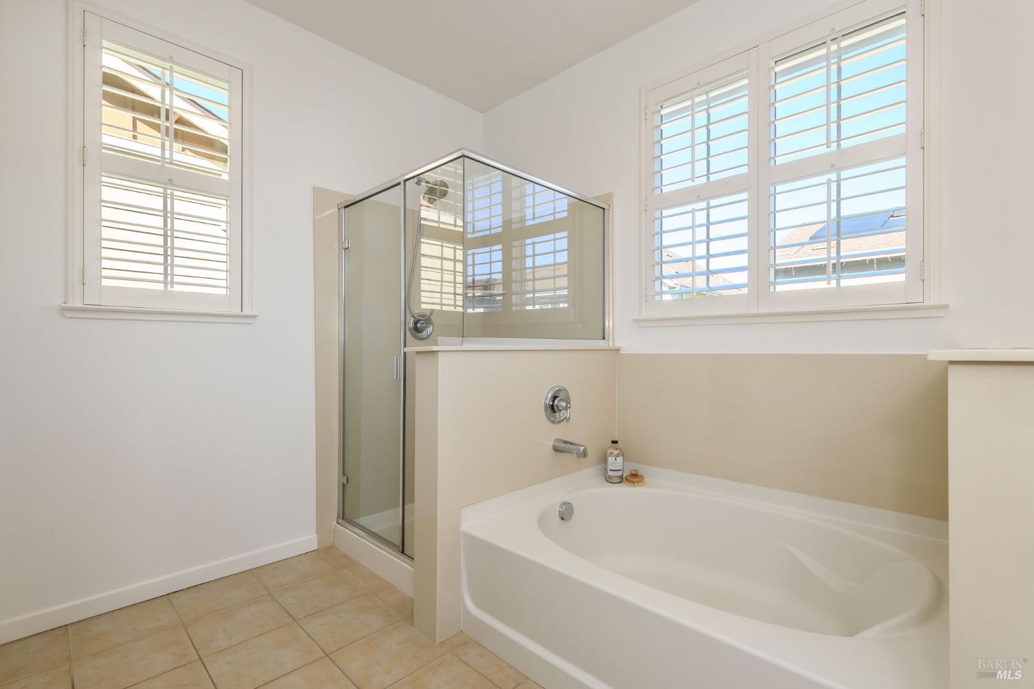 Detail Gallery Image 27 of 46 For 1727 Chinar Dr, Petaluma,  CA 94954 - 4 Beds | 2/1 Baths