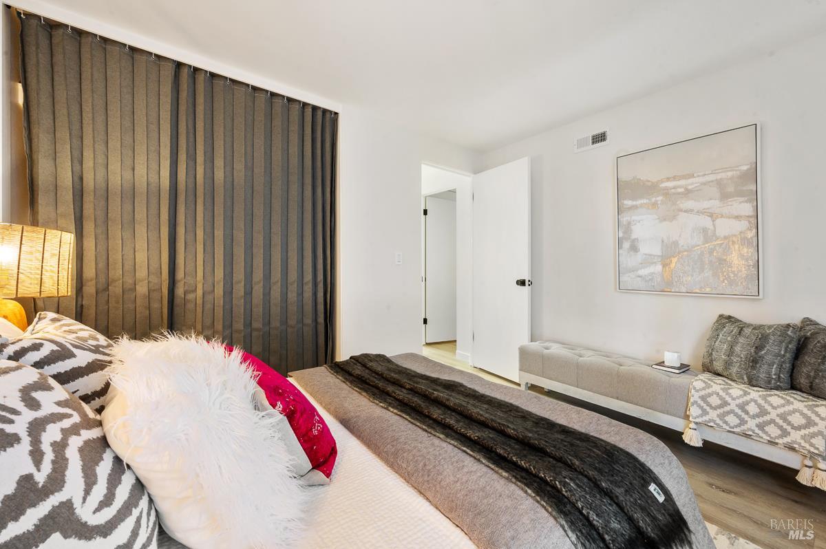 Detail Gallery Image 28 of 48 For 46 Surrey Ln, San Rafael,  CA 94903 - 2 Beds | 2 Baths