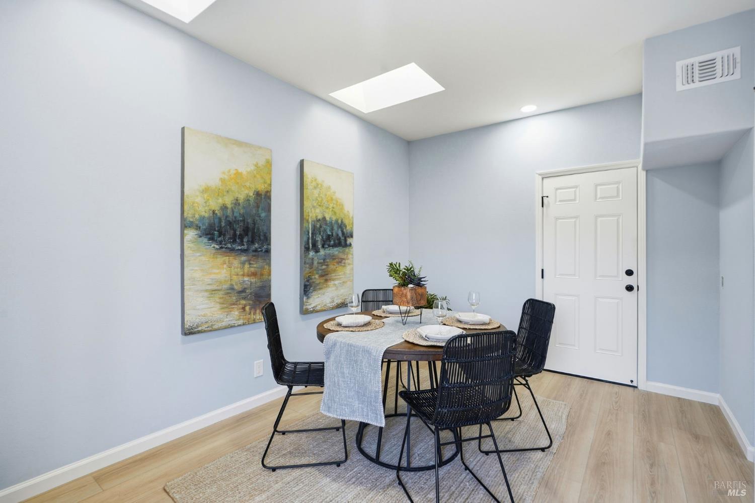 Detail Gallery Image 17 of 40 For 1740 Cork Tree Ln, Santa Rosa,  CA 95404 - 3 Beds | 2/1 Baths