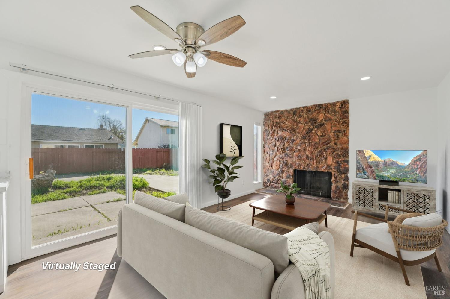 Detail Gallery Image 6 of 32 For 1109 Waxwing Dr, Suisun City,  CA 94585 - 4 Beds | 2/1 Baths