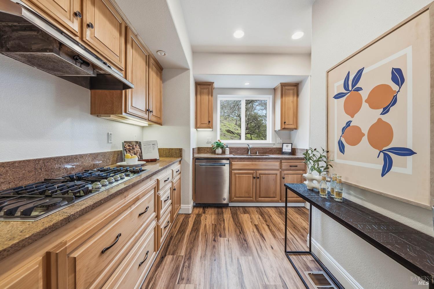 Detail Gallery Image 22 of 75 For 19429 Moon Ridge Rd, Hidden Valley Lake,  CA 95467 - 4 Beds | 2/1 Baths