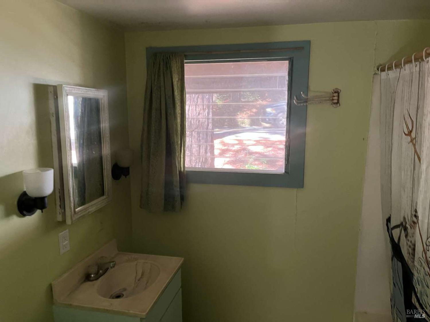 Detail Gallery Image 23 of 36 For 16125 Bittner Rd, Occidental,  CA 95465 - 4 Beds | 2 Baths