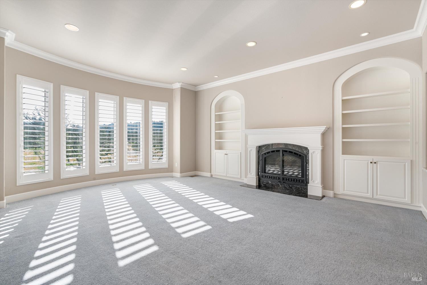 Detail Gallery Image 8 of 48 For 3557 Golf View Ter, Santa Rosa,  CA 95405 - 4 Beds | 3/1 Baths