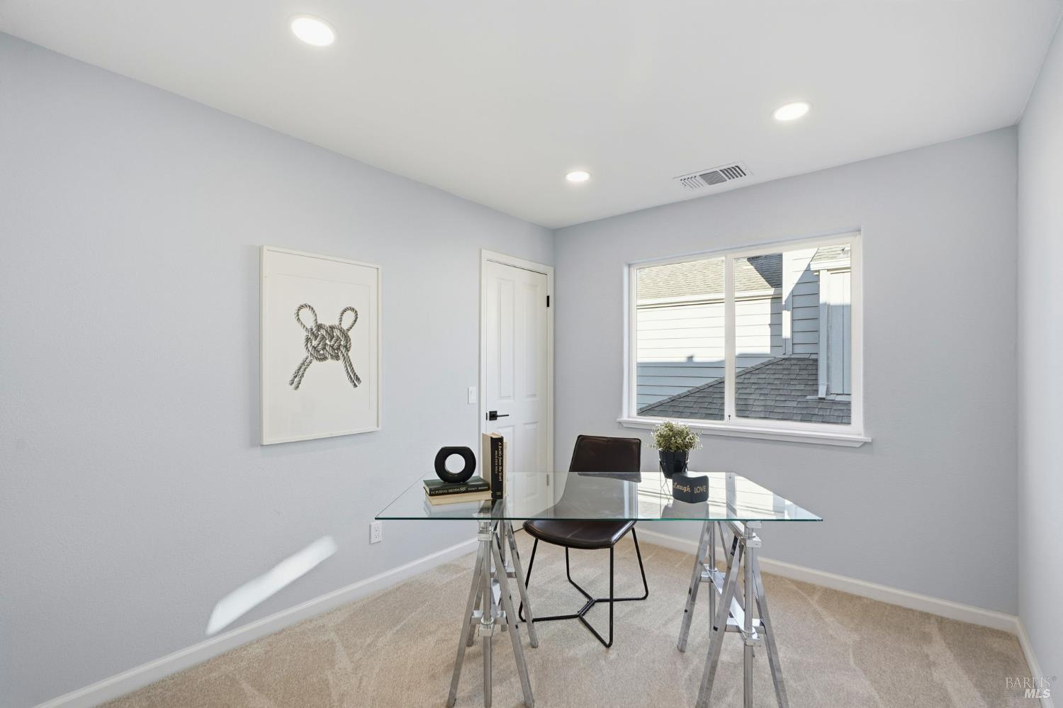 Detail Gallery Image 18 of 40 For 1740 Cork Tree Ln, Santa Rosa,  CA 95404 - 3 Beds | 2/1 Baths