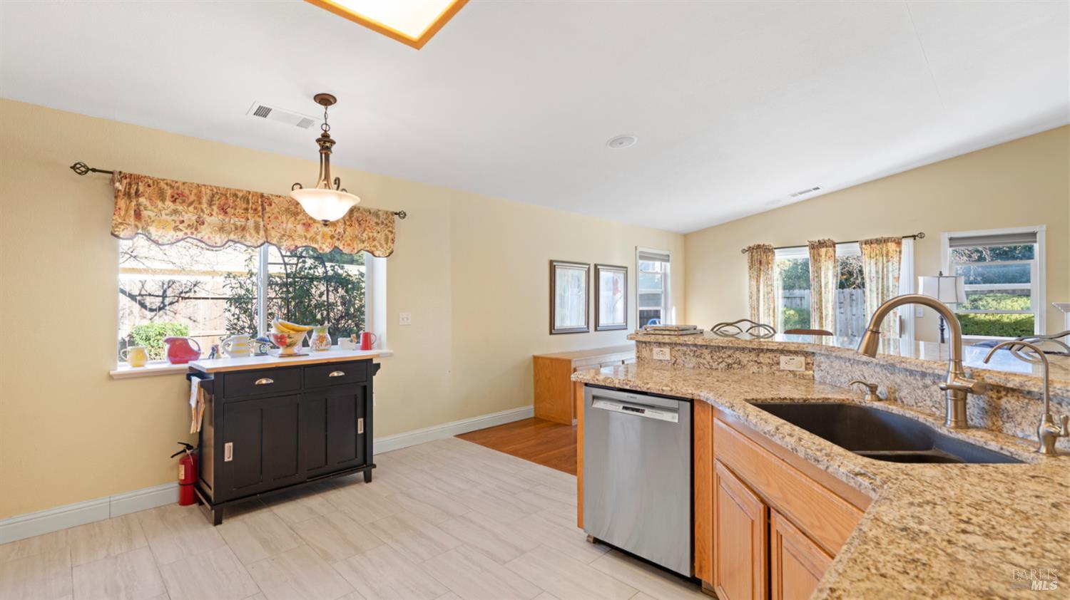 Detail Gallery Image 16 of 49 For 715 Wiegand Way, Dixon,  CA 95620 - 4 Beds | 2 Baths