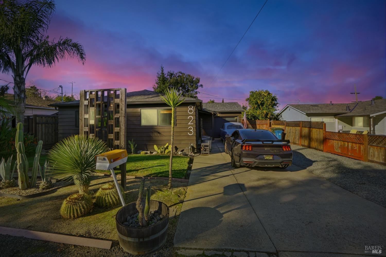 Detail Gallery Image 7 of 39 For 823 Shell Ave, Martinez,  CA 94553 - 3 Beds | 1 Baths