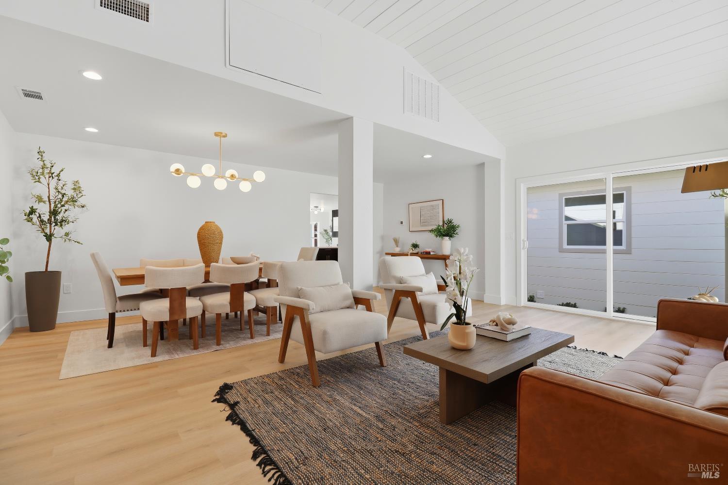 Detail Gallery Image 6 of 41 For 791 Storybook Ct, Novato,  CA 94947 - 3 Beds | 2/1 Baths