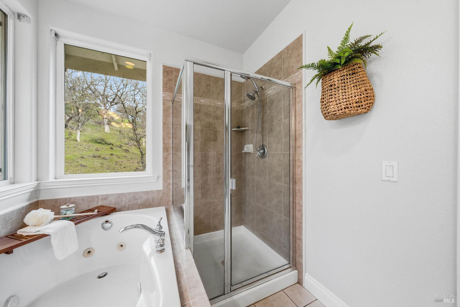 Detail Gallery Image 43 of 75 For 19429 Moon Ridge Rd, Hidden Valley Lake,  CA 95467 - 4 Beds | 2/1 Baths