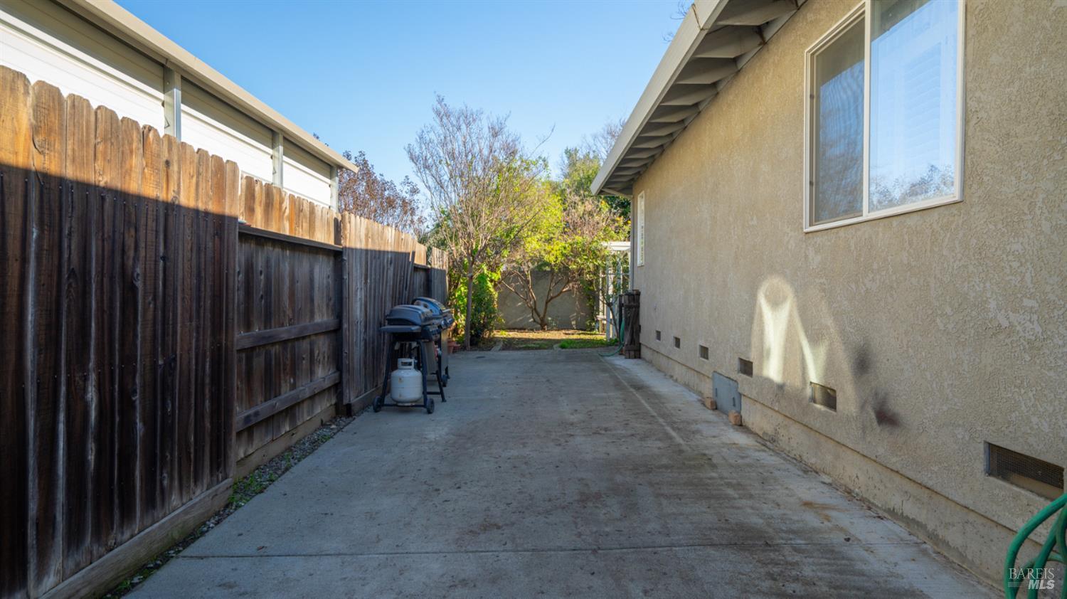 Detail Gallery Image 42 of 44 For 160 Lynd Way, Dixon,  CA 95620 - 3 Beds | 2/1 Baths