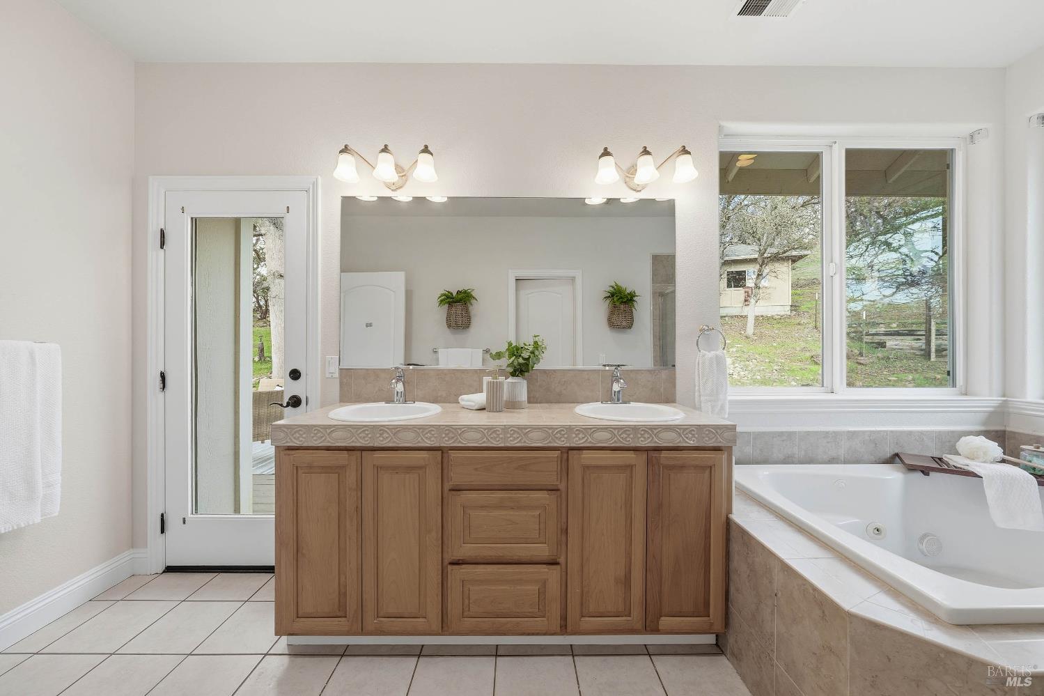 Detail Gallery Image 42 of 75 For 19429 Moon Ridge Rd, Hidden Valley Lake,  CA 95467 - 4 Beds | 2/1 Baths