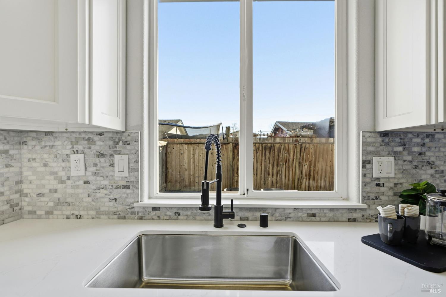 Detail Gallery Image 13 of 40 For 1740 Cork Tree Ln, Santa Rosa,  CA 95404 - 3 Beds | 2/1 Baths