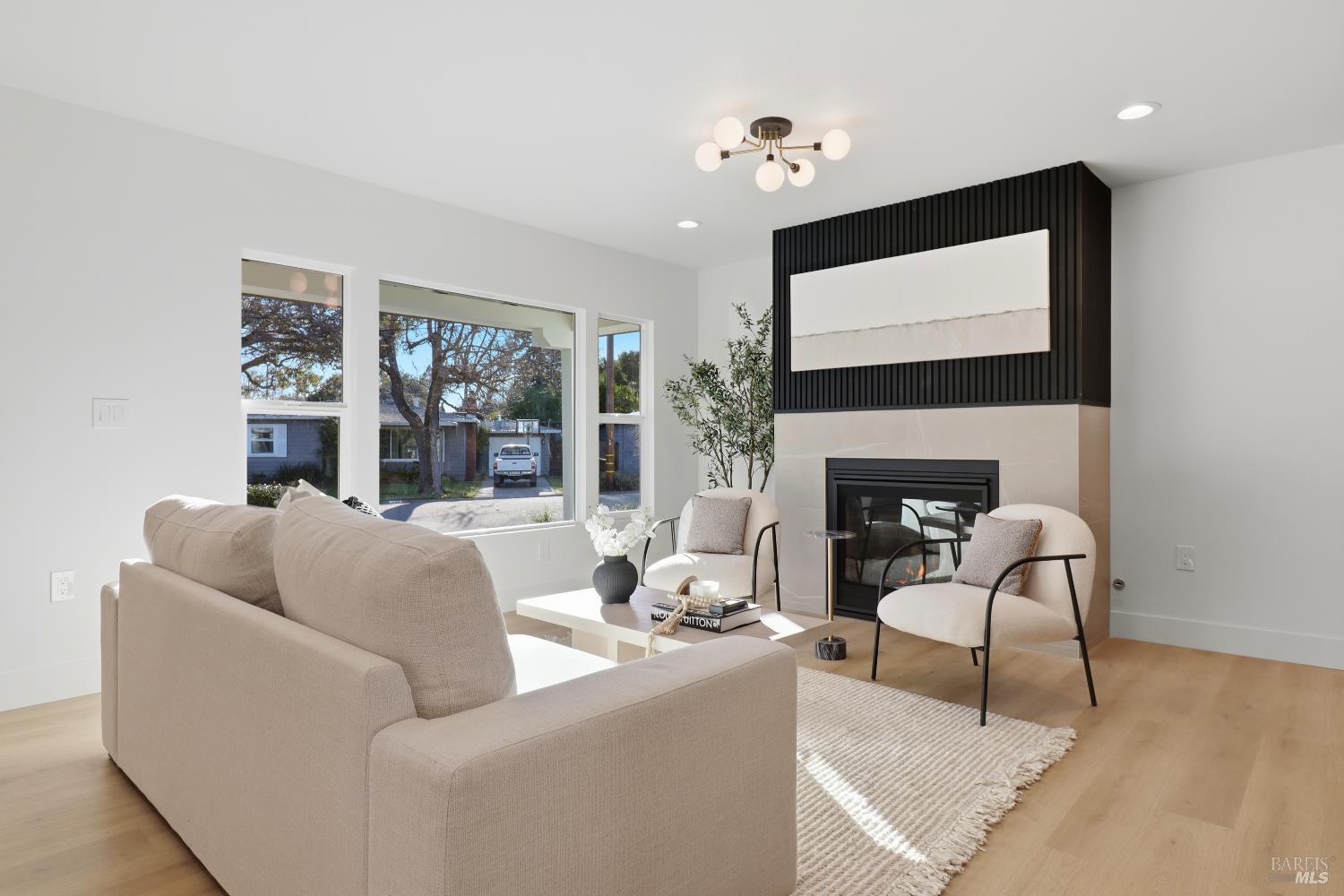 Detail Gallery Image 4 of 41 For 791 Storybook Ct, Novato,  CA 94947 - 3 Beds | 2/1 Baths