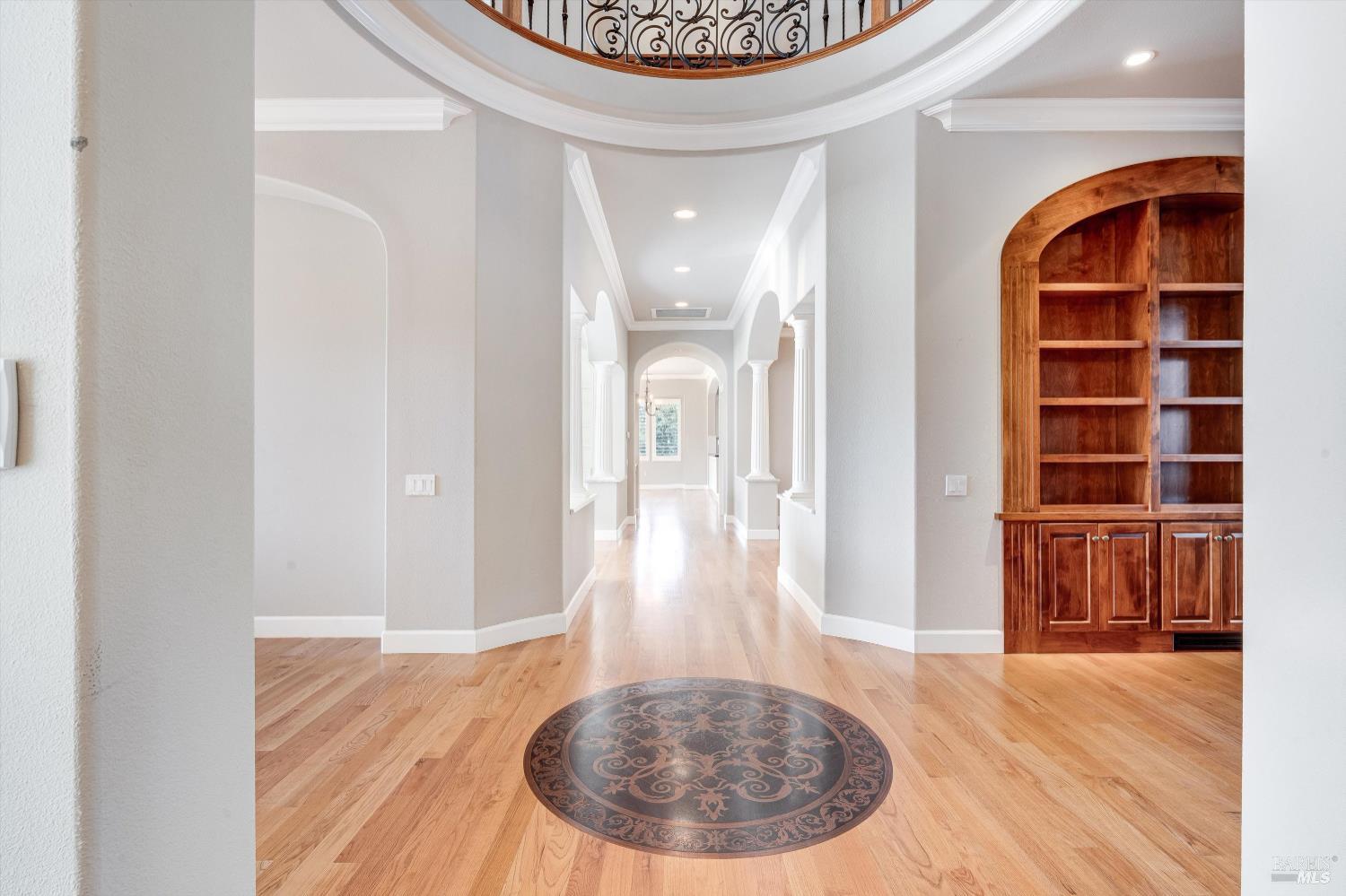 Detail Gallery Image 5 of 48 For 3557 Golf View Ter, Santa Rosa,  CA 95405 - 4 Beds | 3/1 Baths