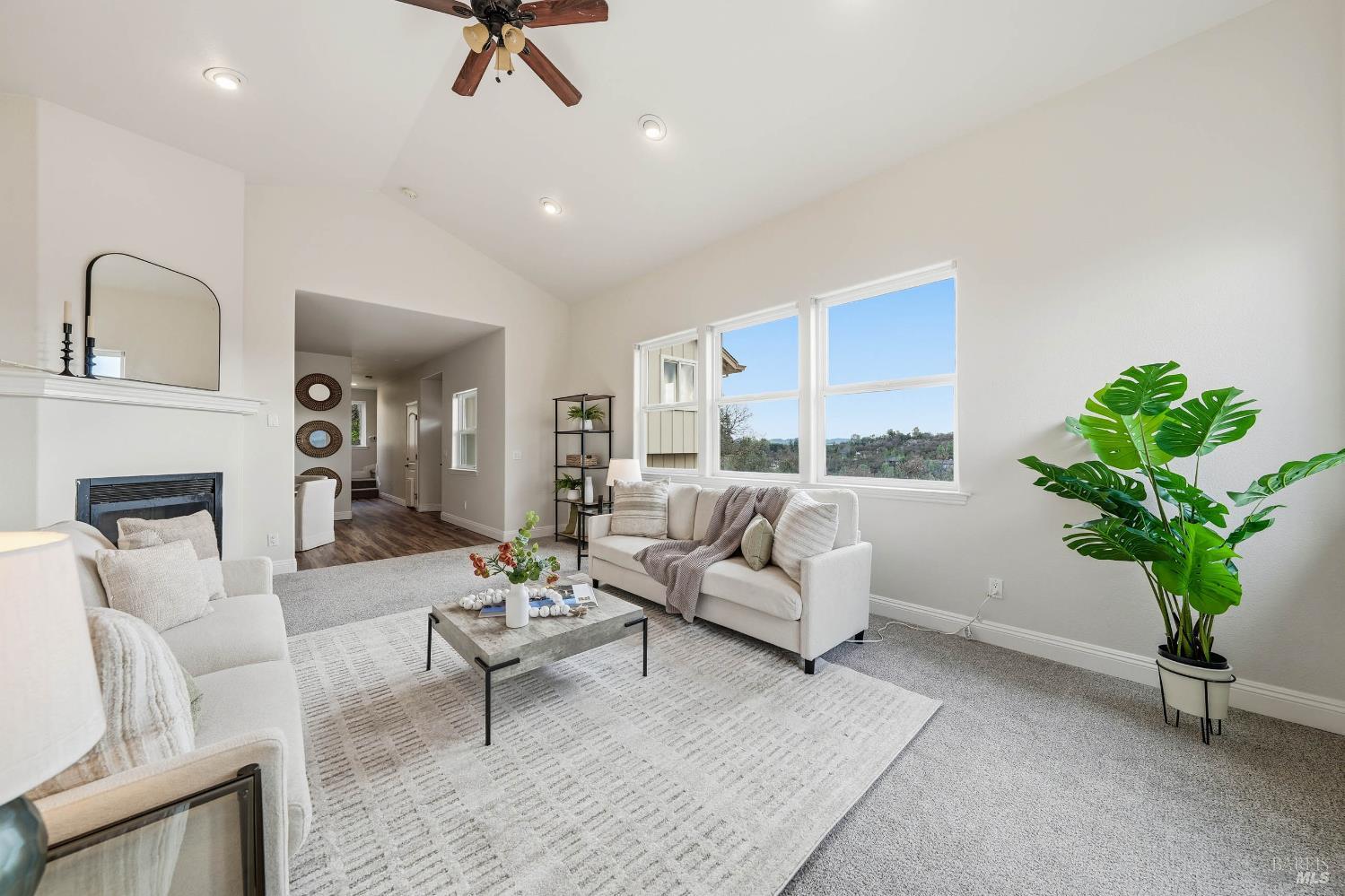 Detail Gallery Image 17 of 75 For 19429 Moon Ridge Rd, Hidden Valley Lake,  CA 95467 - 4 Beds | 2/1 Baths