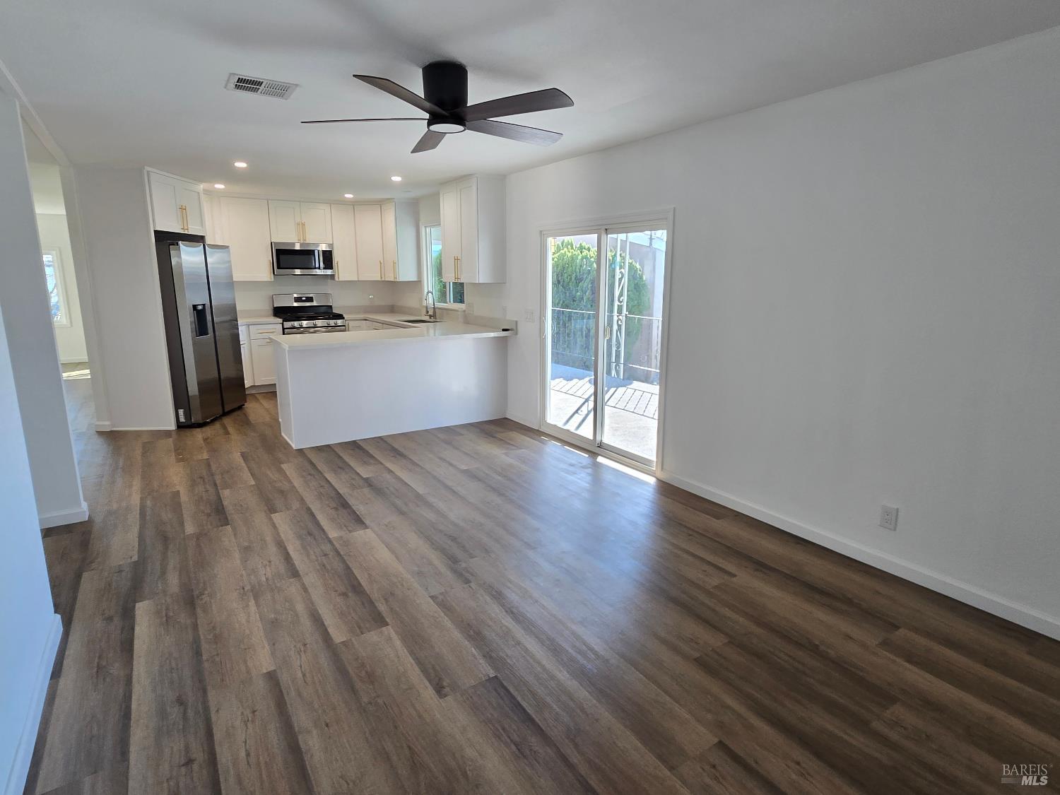 Detail Gallery Image 10 of 26 For 468 Colonial Park Dr, Santa Rosa,  CA 95403 - 2 Beds | 2 Baths