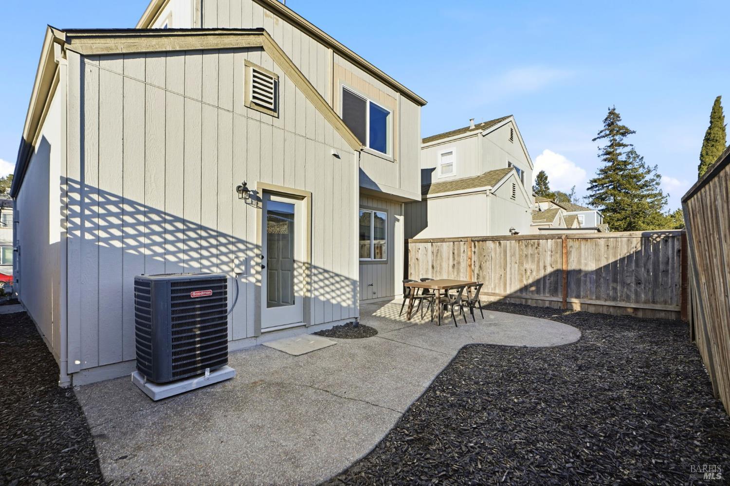 Detail Gallery Image 36 of 40 For 1740 Cork Tree Ln, Santa Rosa,  CA 95404 - 3 Beds | 2/1 Baths