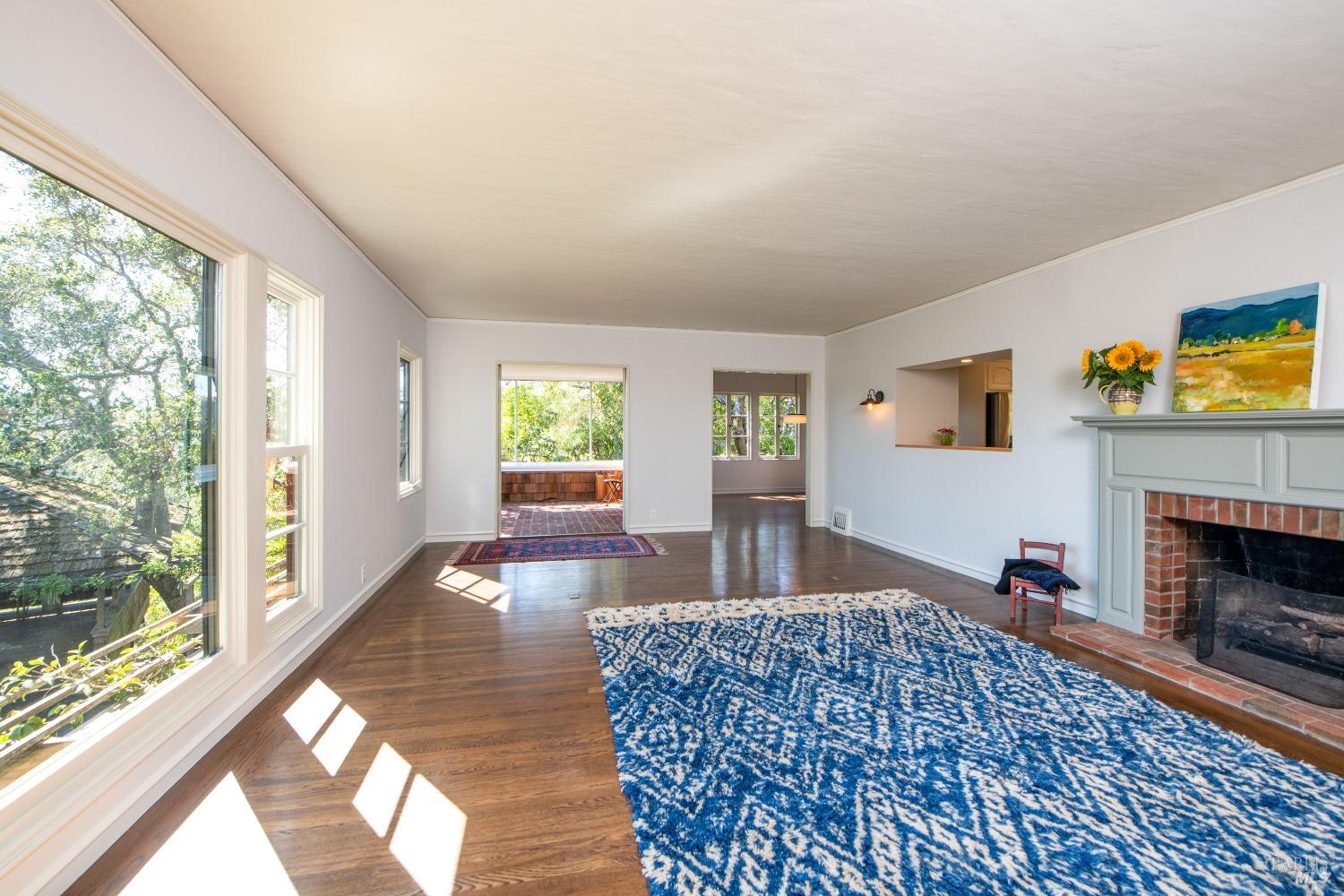 Detail Gallery Image 13 of 40 For 20 Vista Dr, Kentfield,  CA 94904 - 4 Beds | 1/1 Baths