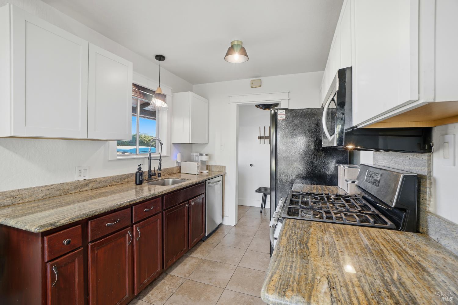 Detail Gallery Image 16 of 39 For 823 Shell Ave, Martinez,  CA 94553 - 3 Beds | 1 Baths