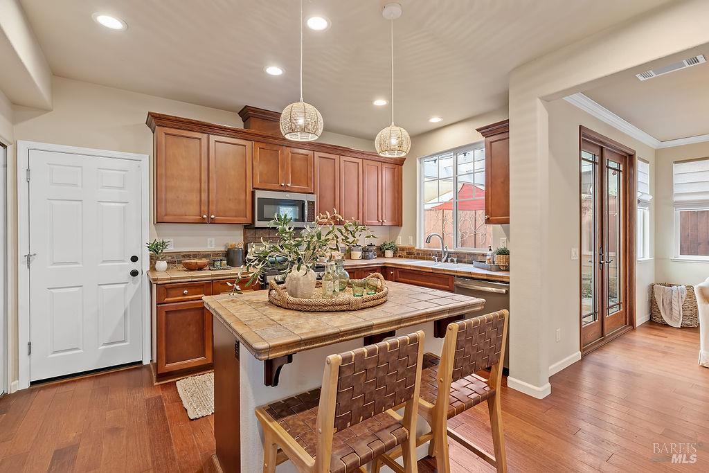 Detail Gallery Image 15 of 37 For 2148 Nectarine Dr, Santa Rosa,  CA 95404 - 3 Beds | 3 Baths