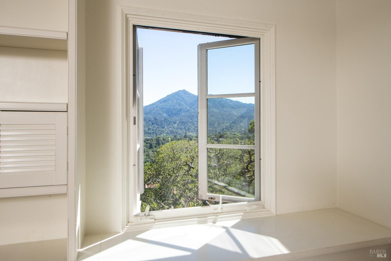 Detail Gallery Image 28 of 40 For 20 Vista Dr, Kentfield,  CA 94904 - 4 Beds | 1/1 Baths