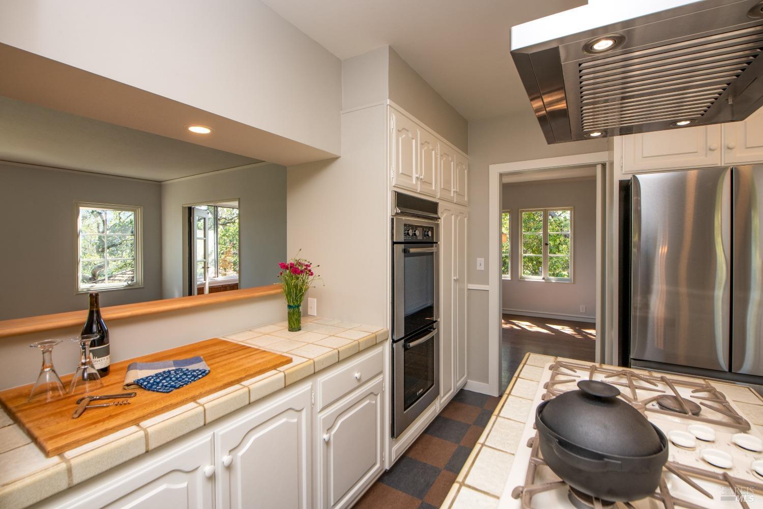 Detail Gallery Image 19 of 40 For 20 Vista Dr, Kentfield,  CA 94904 - 4 Beds | 1/1 Baths