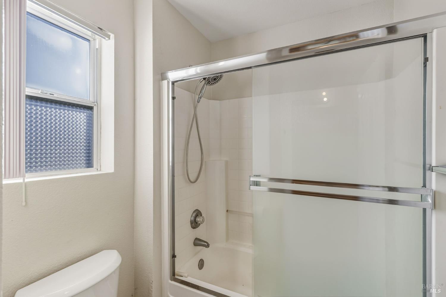 Detail Gallery Image 31 of 52 For 6996 Mortara Ct, Vallejo,  CA 94591 - 4 Beds | 3 Baths