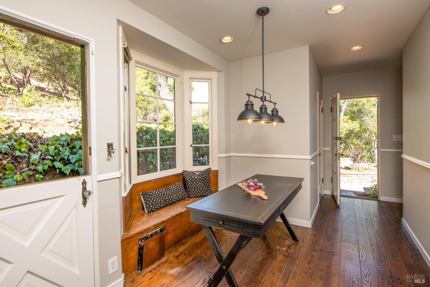 Detail Gallery Image 22 of 40 For 20 Vista Dr, Kentfield,  CA 94904 - 4 Beds | 1/1 Baths