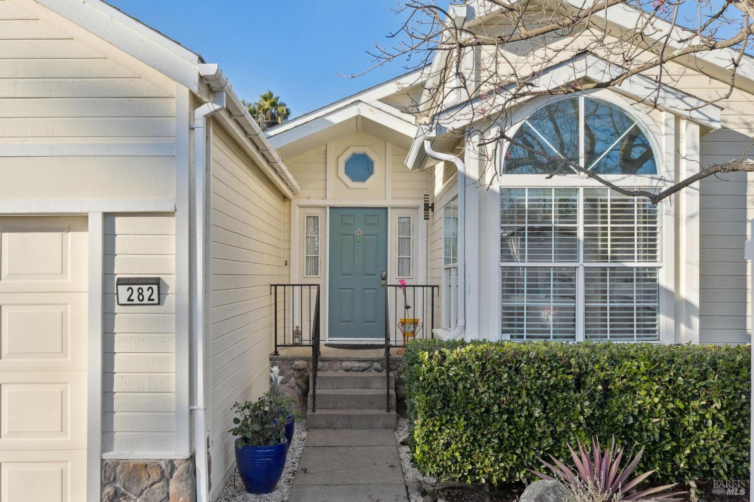 Detail Gallery Image 2 of 40 For 282 Paseo Bolivar Unkn, Sonoma,  CA 95476 - 2 Beds | 2 Baths