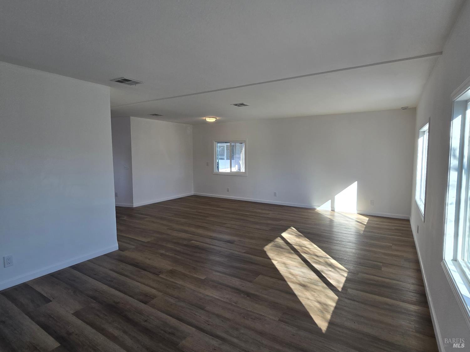 Detail Gallery Image 5 of 26 For 468 Colonial Park Dr, Santa Rosa,  CA 95403 - 2 Beds | 2 Baths