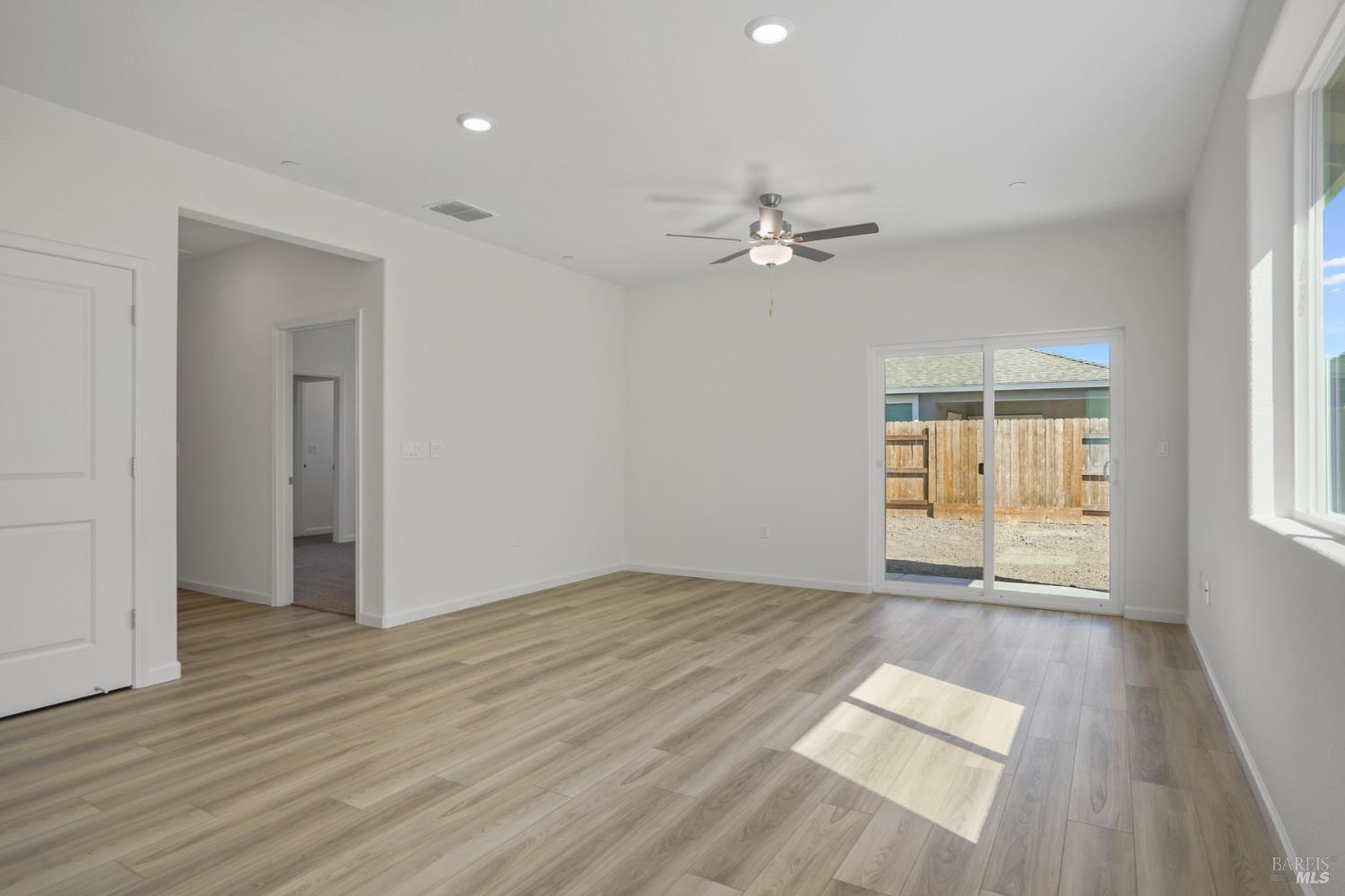 Detail Gallery Image 8 of 15 For 2220 Front Porch Ln, Rio Vista,  CA 94571 - 2 Beds | 2/1 Baths