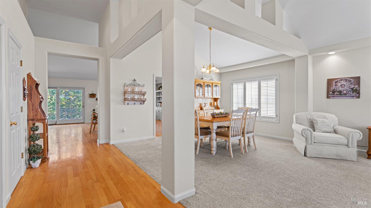 Detail Gallery Image 3 of 44 For 160 Lynd Way, Dixon,  CA 95620 - 3 Beds | 2/1 Baths