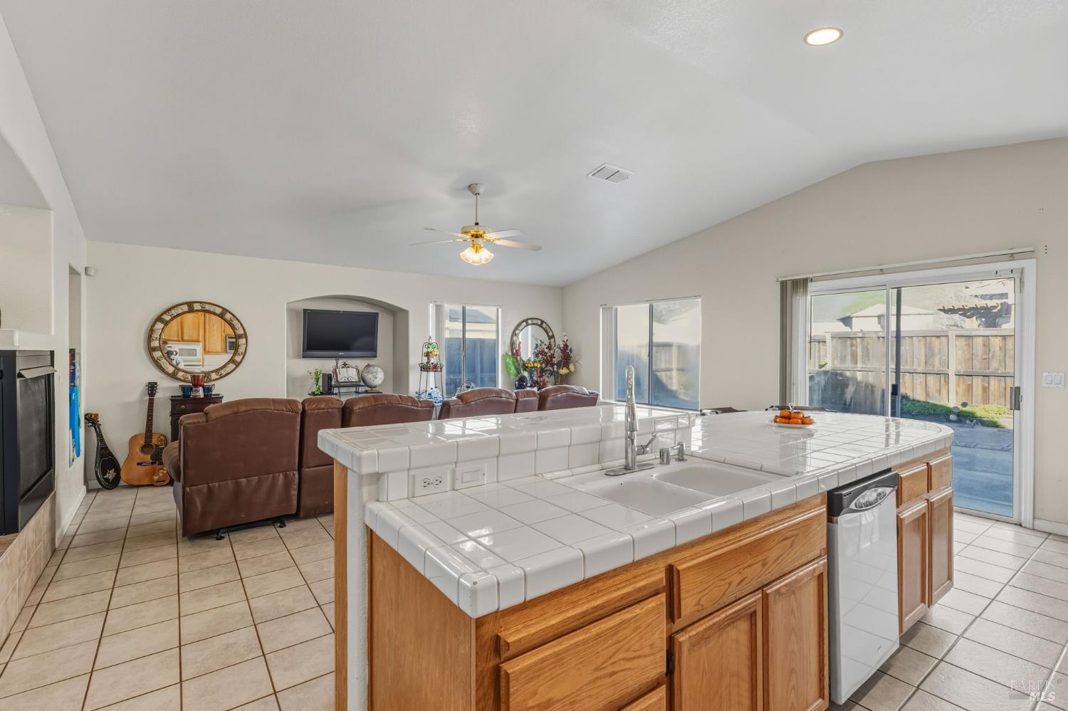 Detail Gallery Image 20 of 52 For 6996 Mortara Ct, Vallejo,  CA 94591 - 4 Beds | 3 Baths