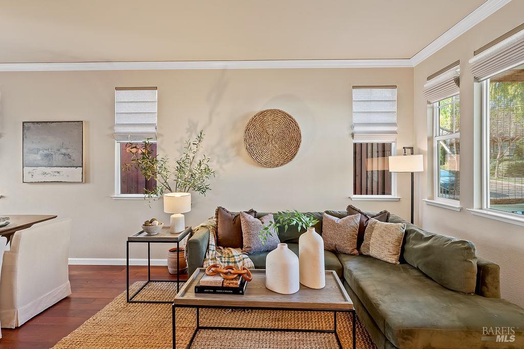 Detail Gallery Image 7 of 37 For 2148 Nectarine Dr, Santa Rosa,  CA 95404 - 3 Beds | 3 Baths