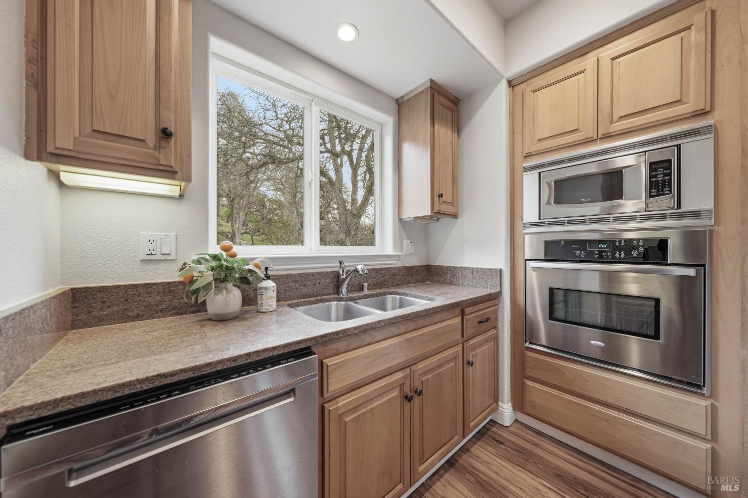 Detail Gallery Image 20 of 75 For 19429 Moon Ridge Rd, Hidden Valley Lake,  CA 95467 - 4 Beds | 2/1 Baths