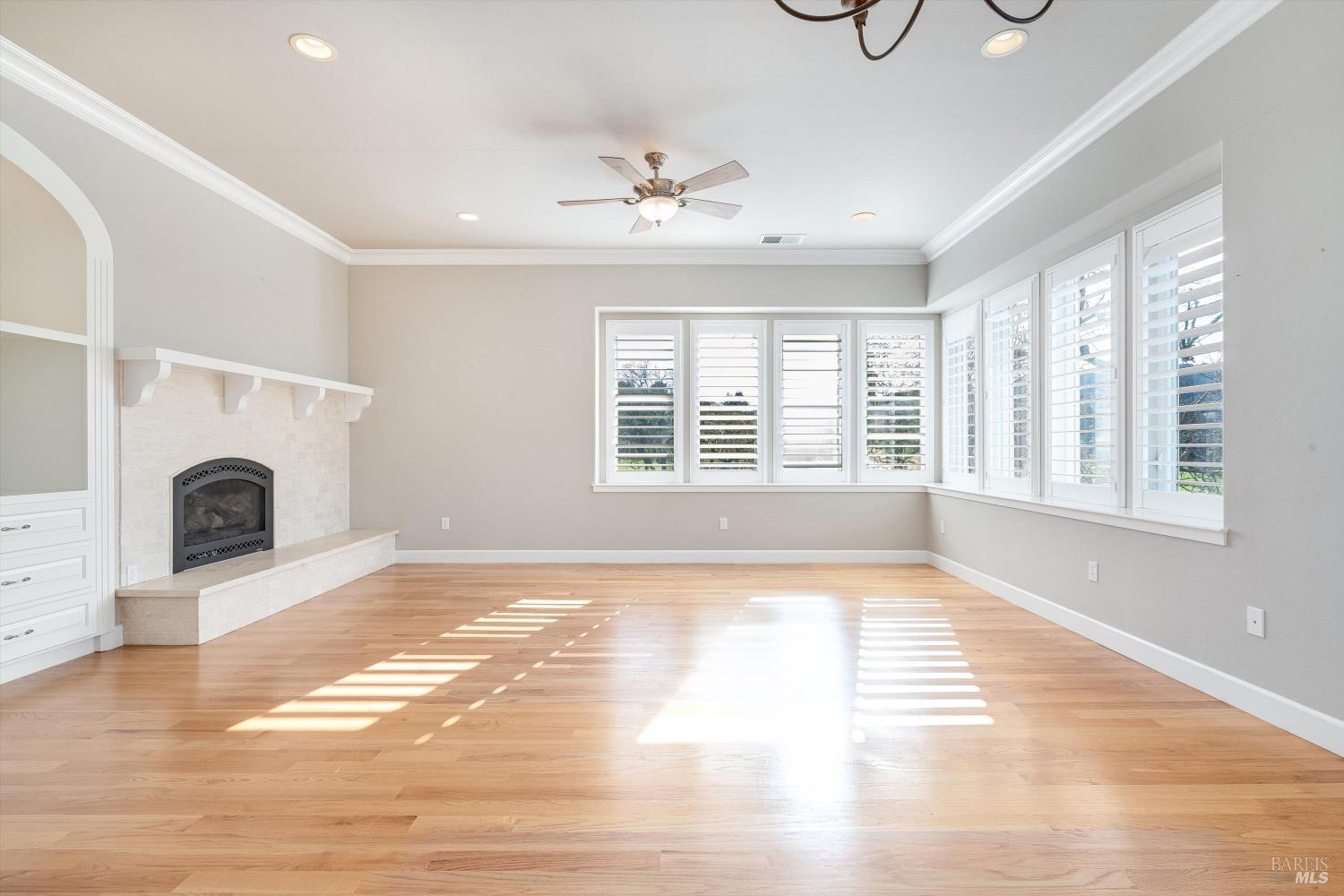 Detail Gallery Image 18 of 48 For 3557 Golf View Ter, Santa Rosa,  CA 95405 - 4 Beds | 3/1 Baths