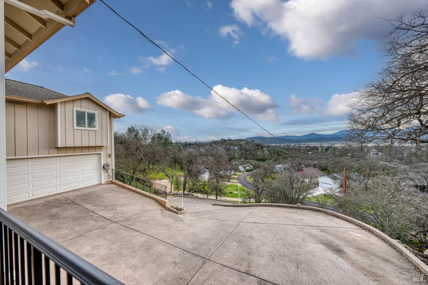 Detail Gallery Image 9 of 75 For 19429 Moon Ridge Rd, Hidden Valley Lake,  CA 95467 - 4 Beds | 2/1 Baths