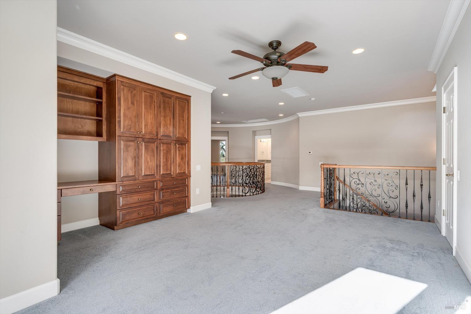 Detail Gallery Image 31 of 48 For 3557 Golf View Ter, Santa Rosa,  CA 95405 - 4 Beds | 3/1 Baths