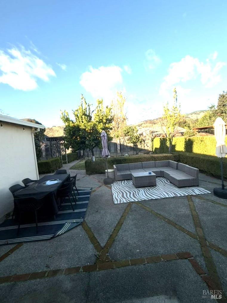 Detail Gallery Image 14 of 15 For 19 San Miguel Way, Novato,  CA 94945 - 3 Beds | 2 Baths